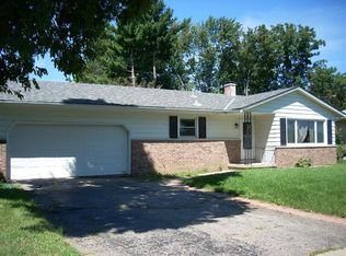 1106 Hackberry Ln, Madison, WI 53713