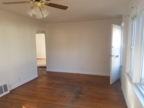 3rd image of 8116 Zoe Dr