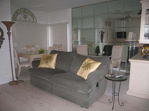 3rd image of 383 43rd Pl APT 11