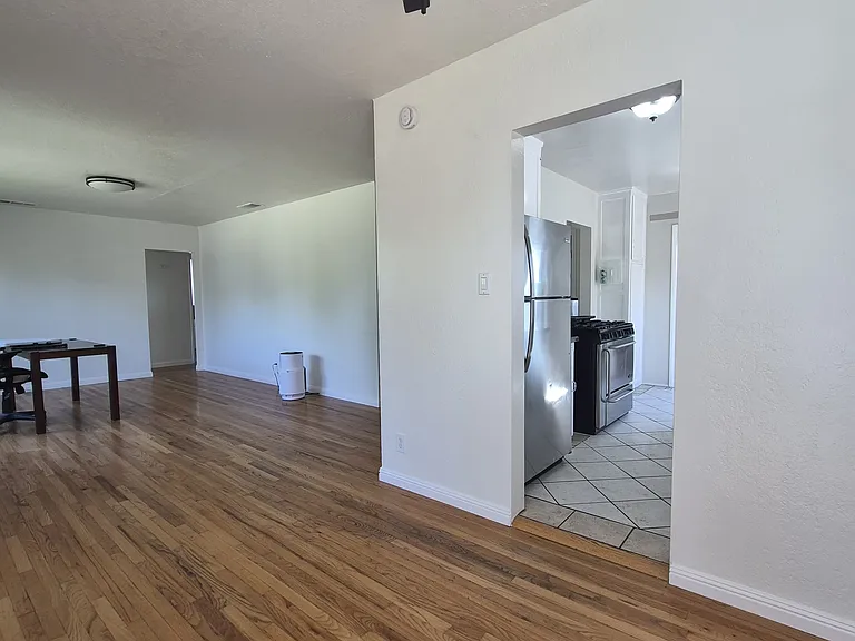 939 Mesa Ct — Photo 6