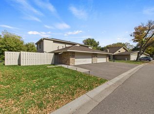 2220 Mayfair Rd, Golden Valley, MN 55427