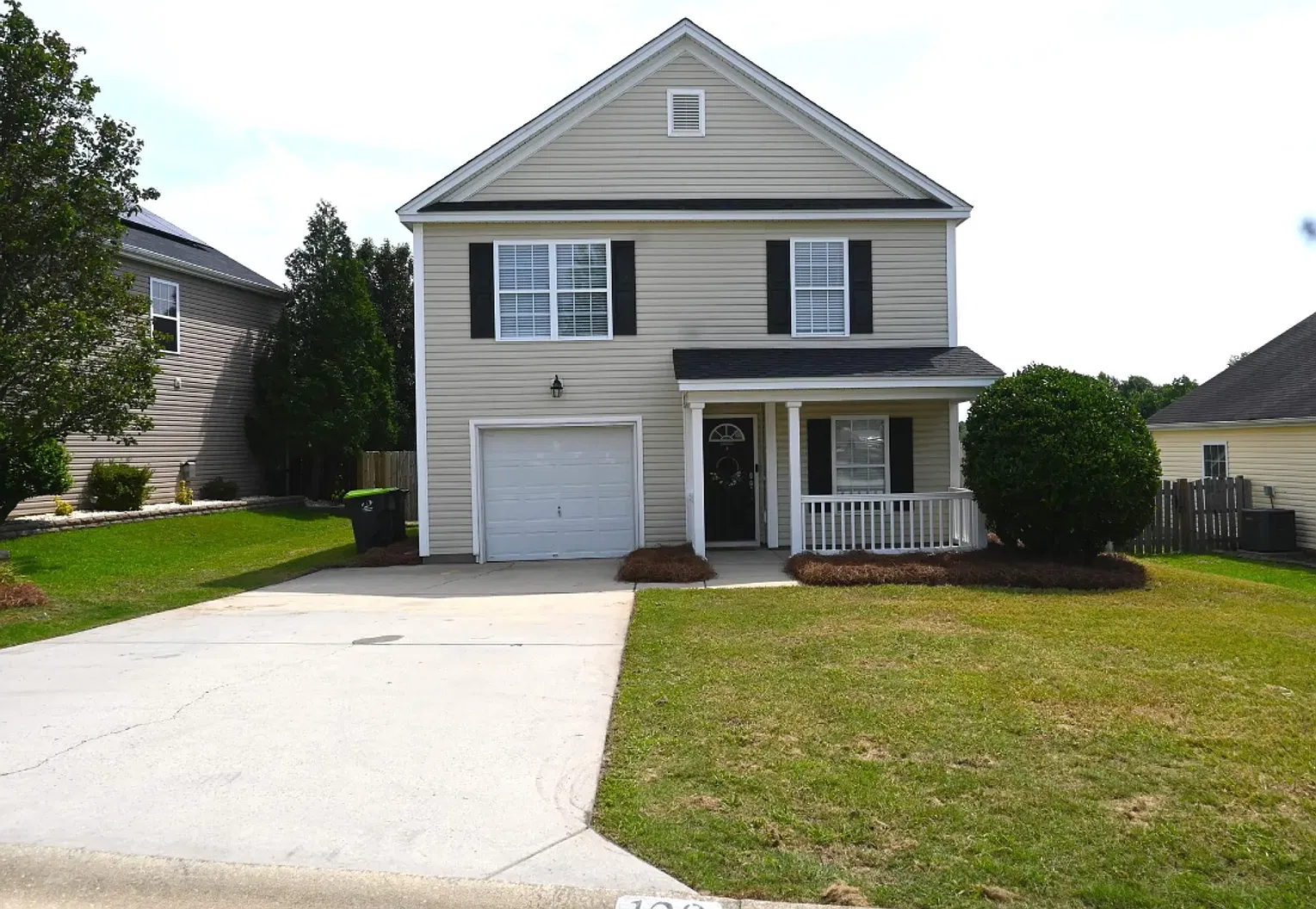 Spacious 3-Bedroom Home in Richmond Farms Community Pool & Prime Lexington Location! — Photo 2