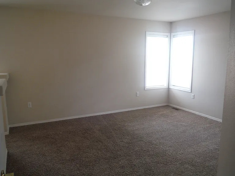757 Divot Dr — Photo 4