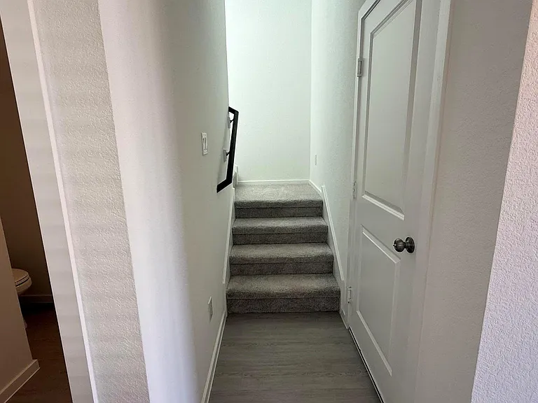 912 Pertuso Ln — Photo 13