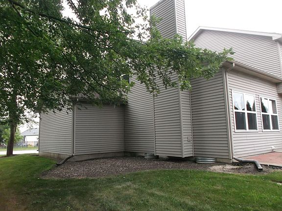 5th image of 1926 Margaret Ln