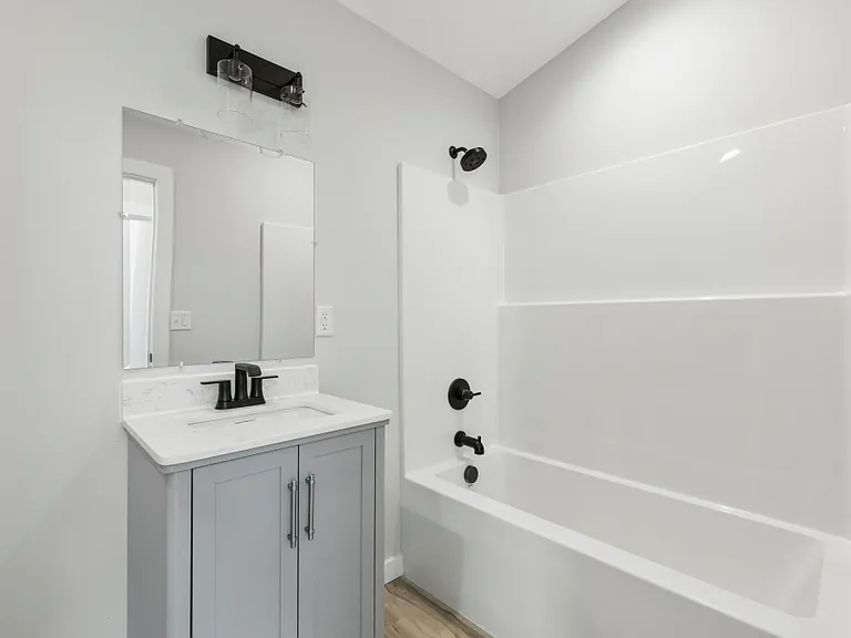 300 Riverside Dr — Photo 16
