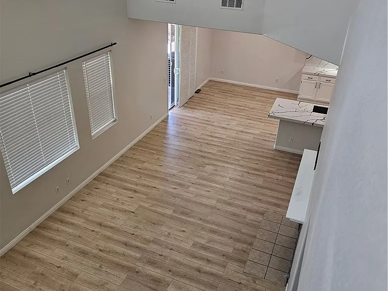 4206 Vahan Ct — Photo 10