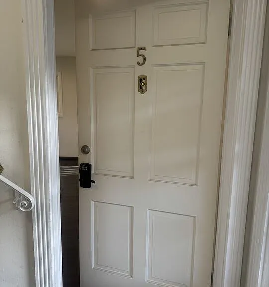 133 S Crescent Dr #5 — Photo 5