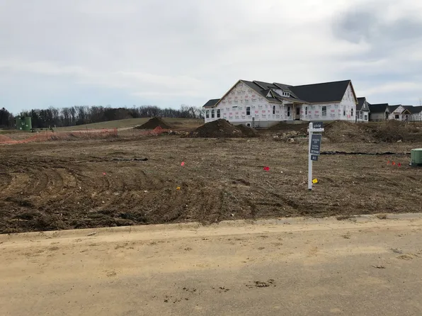 5664 Ridgecourt St NW, North Canton, OH 44720