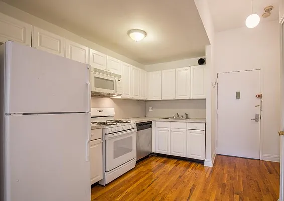 Rented by Keller Williams NYC | media 27