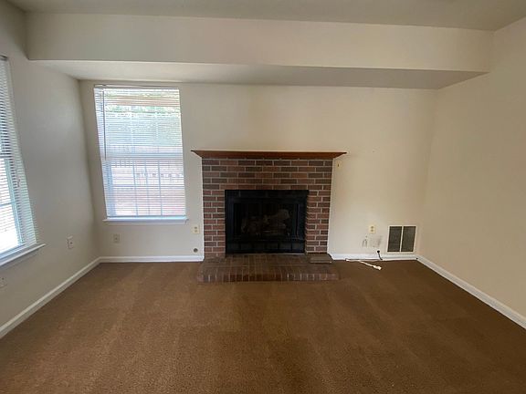 4th image of 11161 Thornberry Ct
