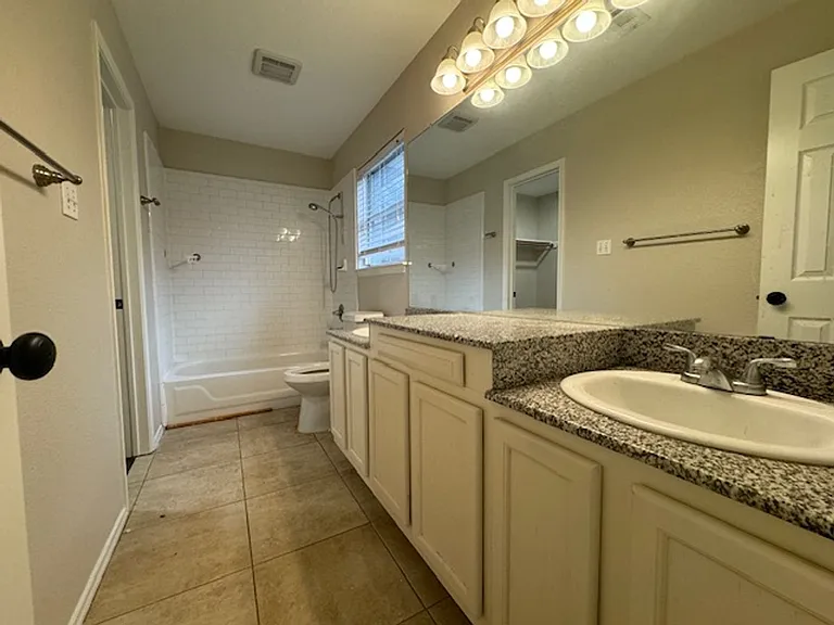 4713 Castleman Dr — Photo 10