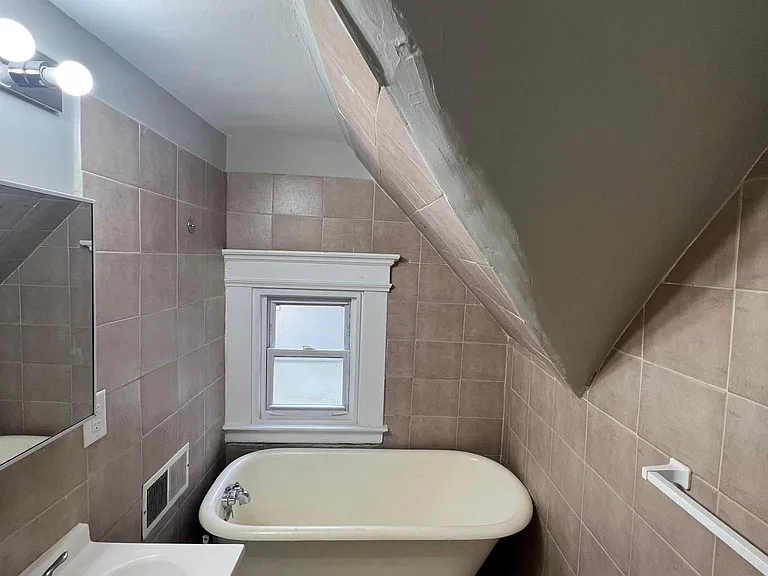 21 Sheffield Ave #3 — Photo 6