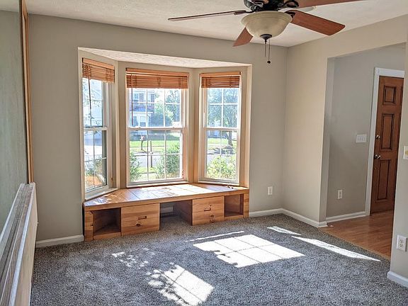 3rd image of 6208 Wellington Pl