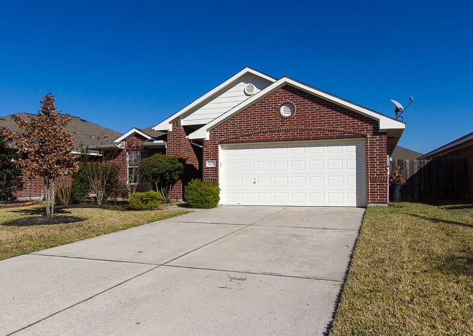 1st image of 32335 Golden Oak Park Ln