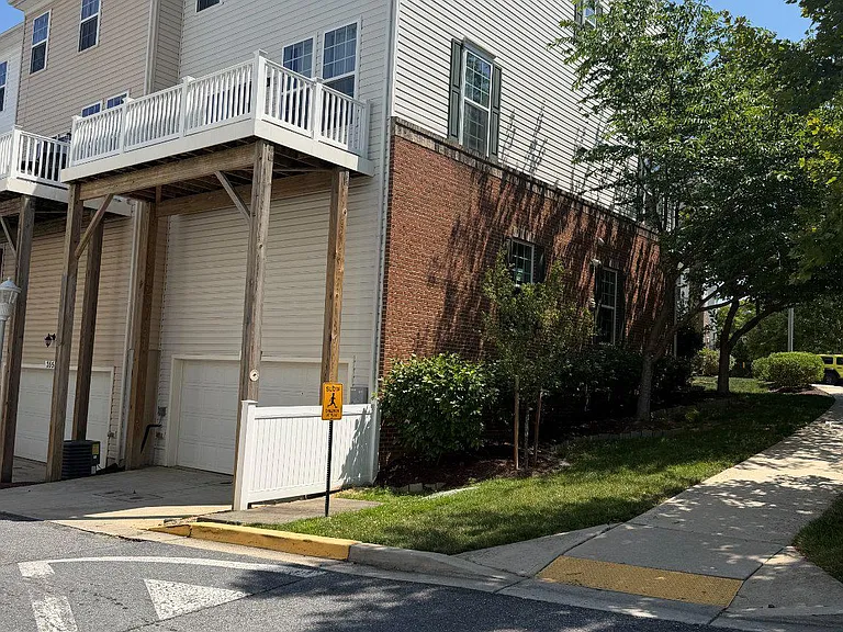 3556 Woodlake Dr #17 — Photo 2