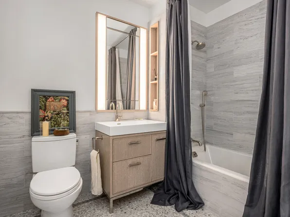 25 Park Row image 17 of 22