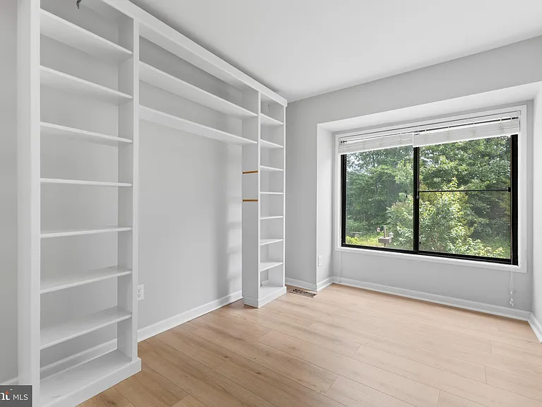 2813 Cambridge Dr — Photo 23