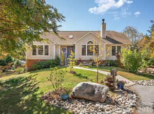 23 Old Applewood Ln, Hendersonville, NC 28739