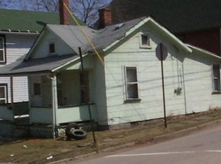 631 11th St, Franklin, PA 16323