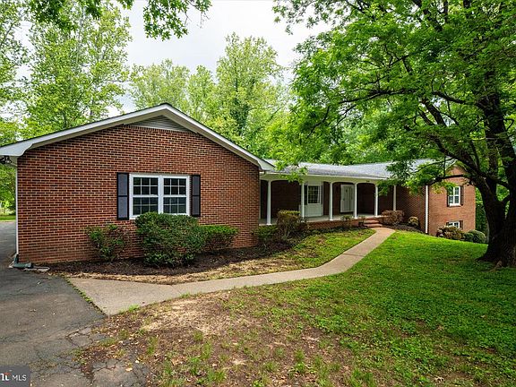 3rd image of 3000 Earlysville Rd