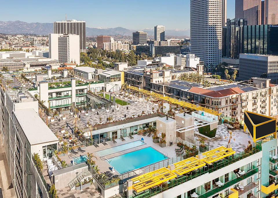 Skylux on Wilshire