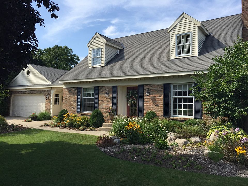 1st image of 2858 E Chester Dr