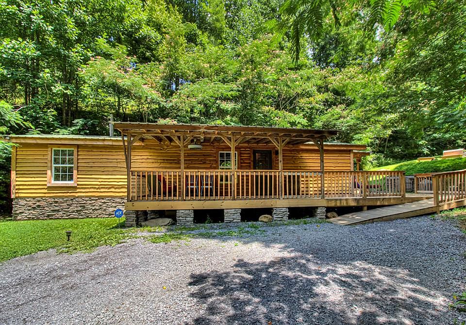 2029 Mountain Spring Way, Sevierville, TN 37876 Zillow