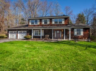 36 Nottingham Rd, Bedford Hills, NY 10507