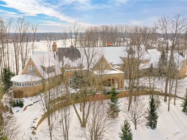 545 Bristol Dr, Aurora, OH 44202