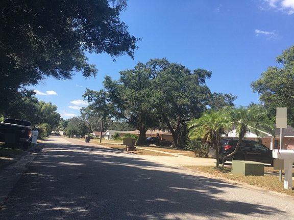 4th image of 610 Overland Dr
