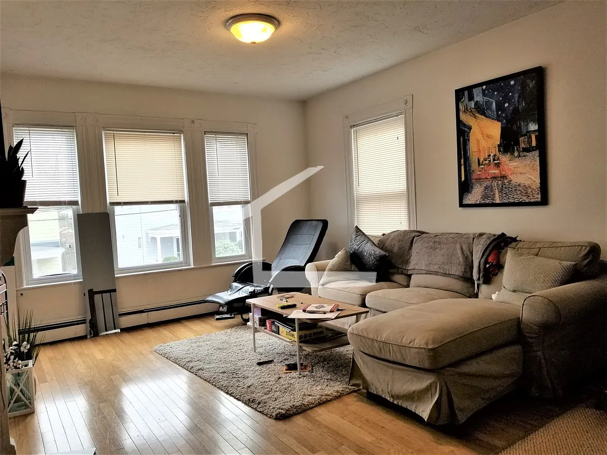 Building Photo - 64 Murdock St #4
