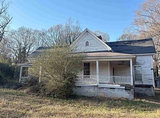 15 Ropp St, Gray Court, SC 29645