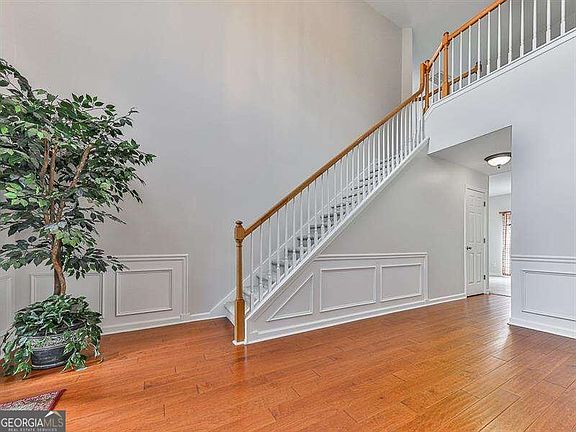 3rd image of 9835 Lakefall Ct