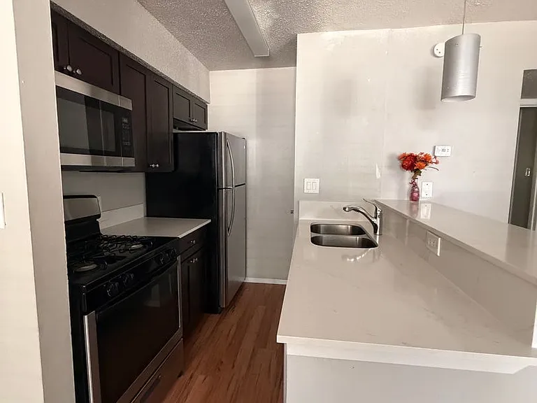 1202 Newning Ave #106 — Photo 5