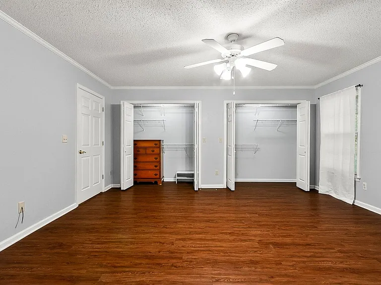2496 Valley View Ln — Photo 21