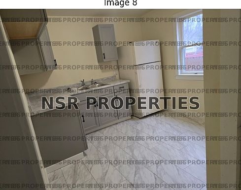 3rd image of 130 Weston Rd