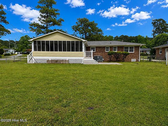 3rd image of 502 Clearbrook Drive