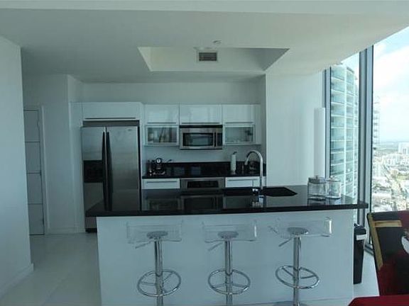 3rd image of 888 Biscayne Blvd APT 3904