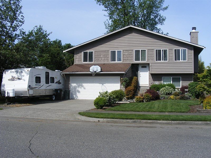 1st image of 2208 67th Ave NE