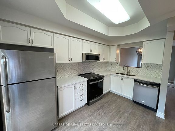 3rd image of 23 Observatory Ln #10