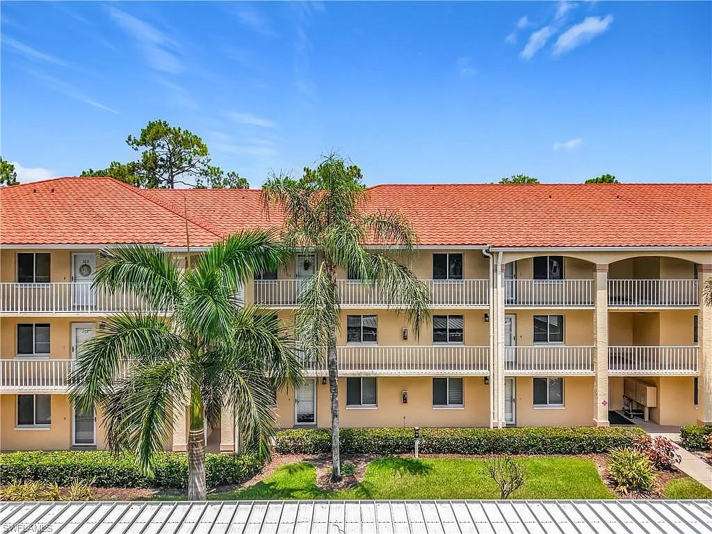 2 bed, 2.0 bath, 1216 sqft, $2,300 — Photo 3