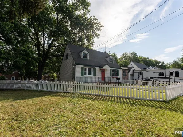 155 Liberty Rd, Teaneck, NJ 07666