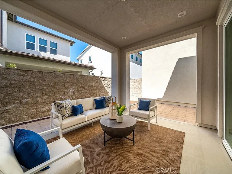 141 Edna Pkwy — Photo 4