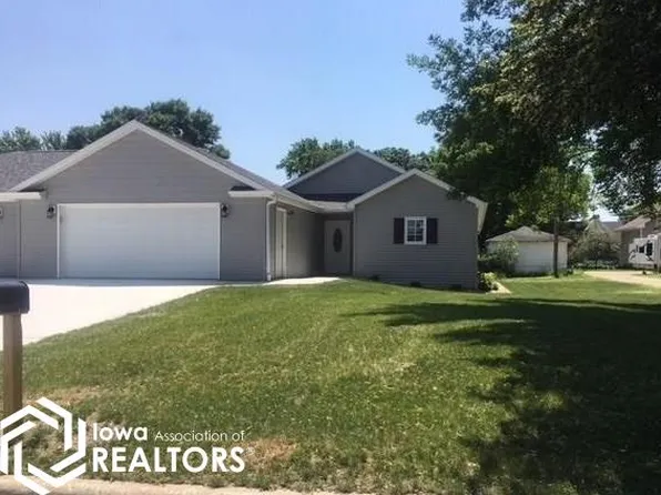 175 1st St NE, Britt, IA 50423