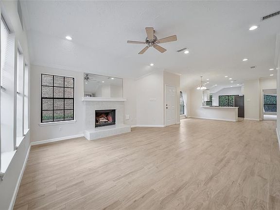 5th image of 14127 Highcroft Dr