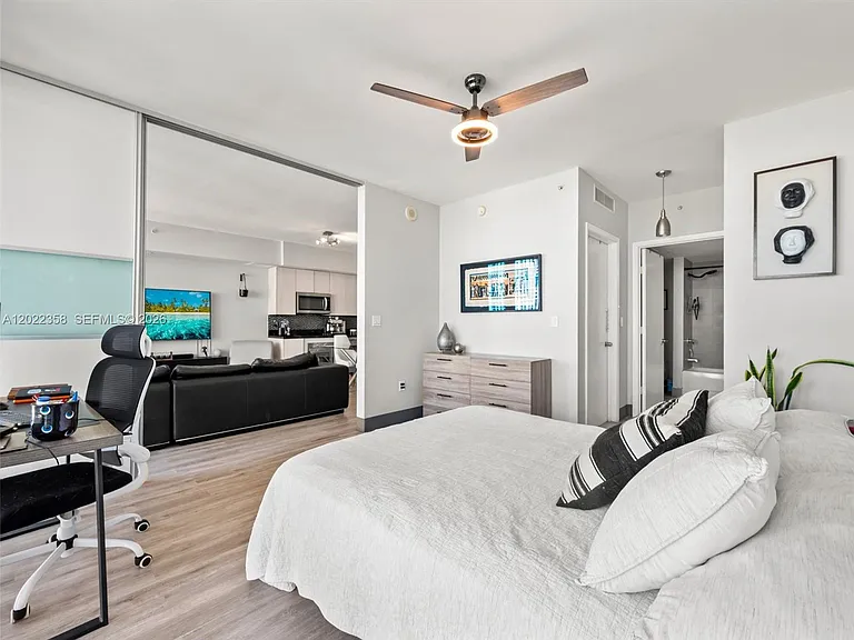 92 SW 3rd St #1607 — Photo 7
