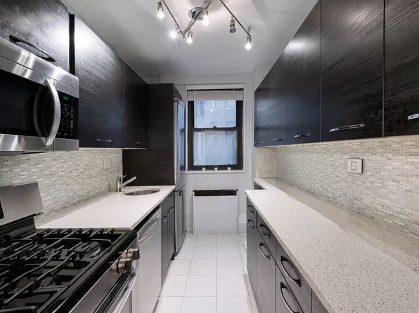 315 East 72nd Street image 1 of 5