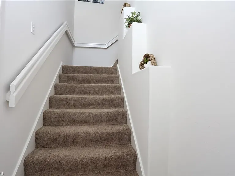 1937 Crestview Way #171 — Photo 6