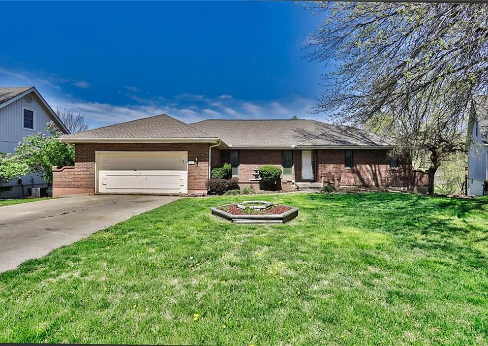 1st image of 1602 NE Continental Ct